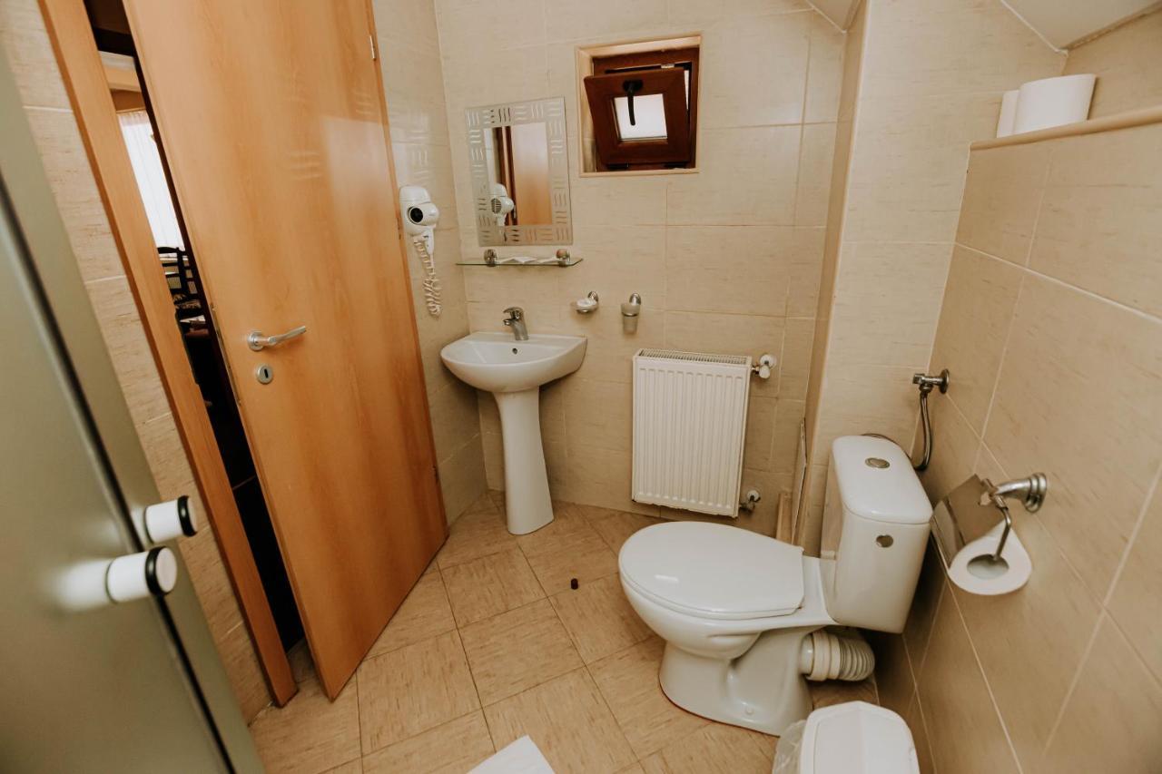 Guest House Lacul Linistit Moneasa Exterior foto